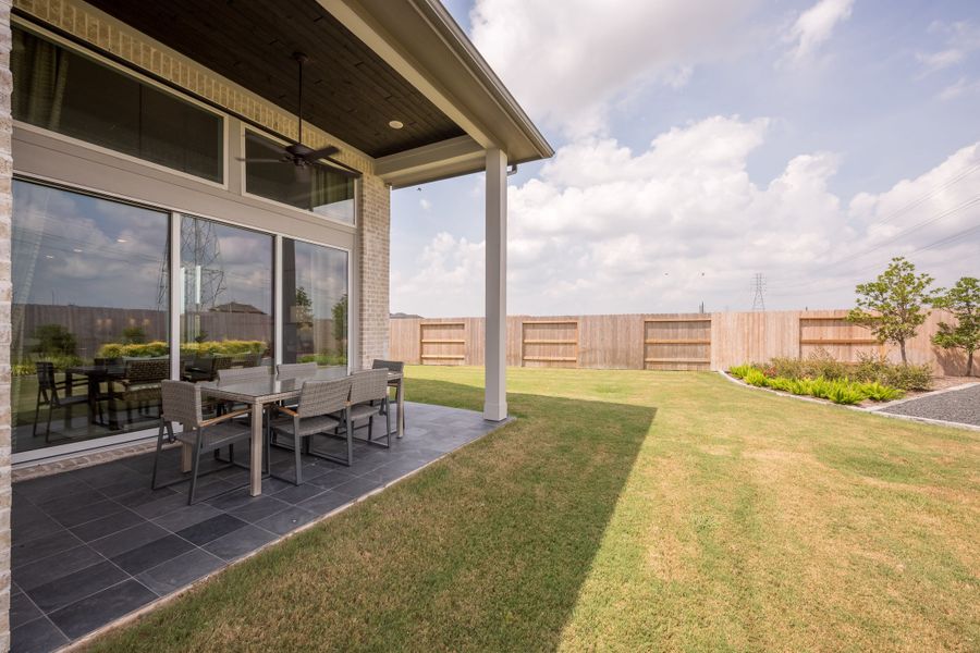 Representative exterior details of a home built from the Cormorant by Tri Pointe Homes in Trillium, Richmond (Image 22).