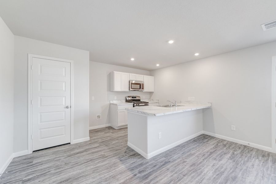 Furnished interior view inside a new home in Splawn Ranch, Killeen (Image 10).