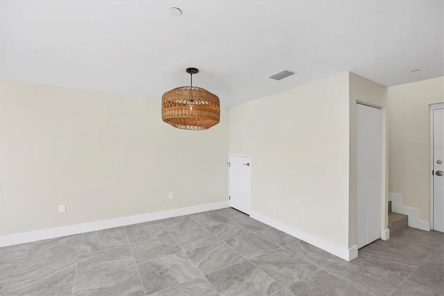 Spacious, unfurnished interior of a new home in , Sarasota (Image 19).
