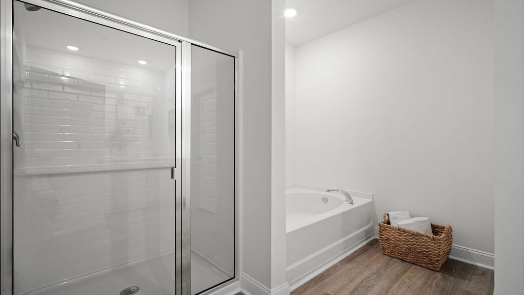 Representative furnished interior of a home built from the Hemingway-Exp by D.R. Horton in The Lakes at North Glynn, Brunswick (Image 19).