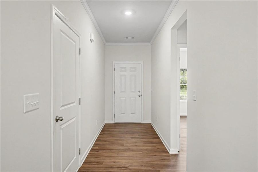 Spacious, unfurnished interior of a new home in Villages at Cedar Hill, Dallas (Image 19).