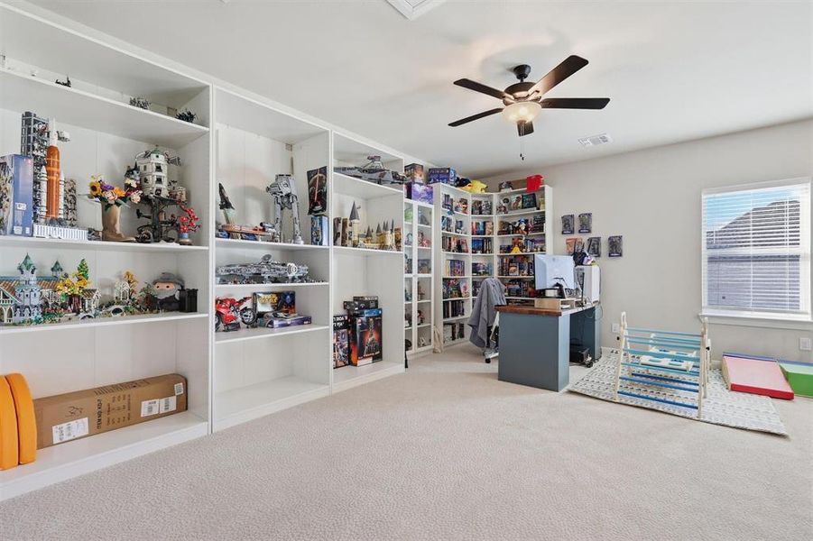 Furnished interior view inside a new home in , Northlake (Image 31).