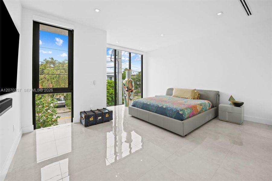 Furnished interior view inside a new home in , Miami (Image 12).