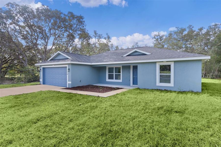 Exterior details and patio area of a home in , Ocklawaha (Image 4).