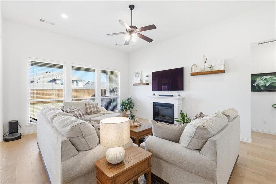 Spacious living room