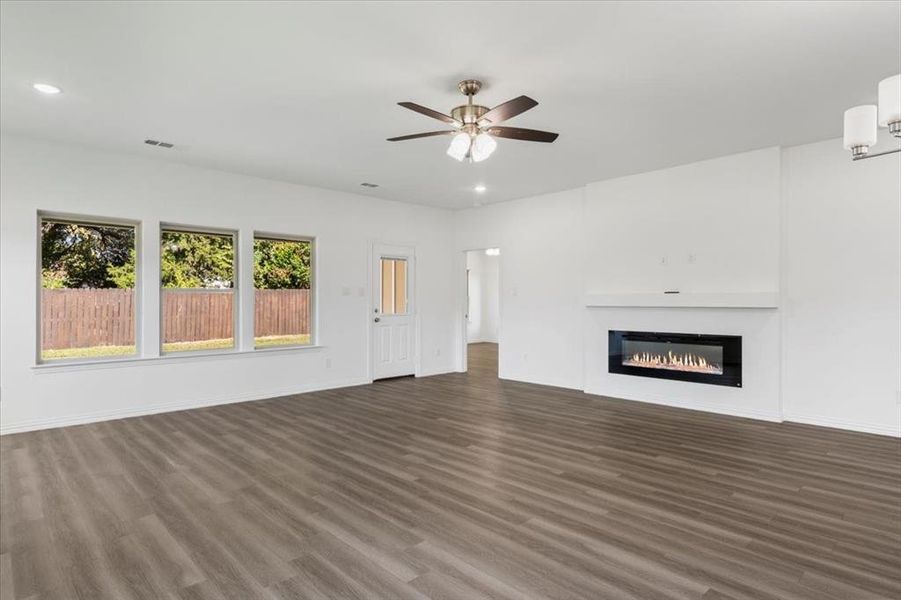 Spacious, unfurnished interior of a new home in , Dallas (Image 11). Spacious, unfurnished interior of a new home in , Dallas (Image 11).
