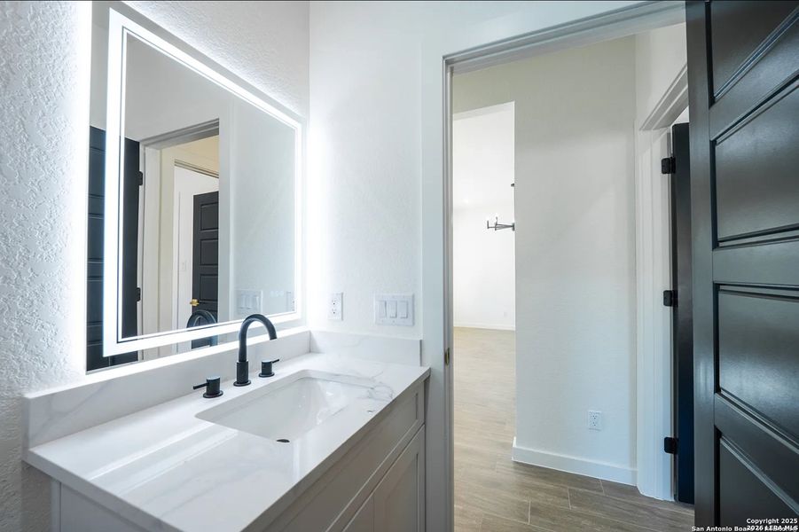Furnished interior view inside a new home in , La Vernia (Image 5).