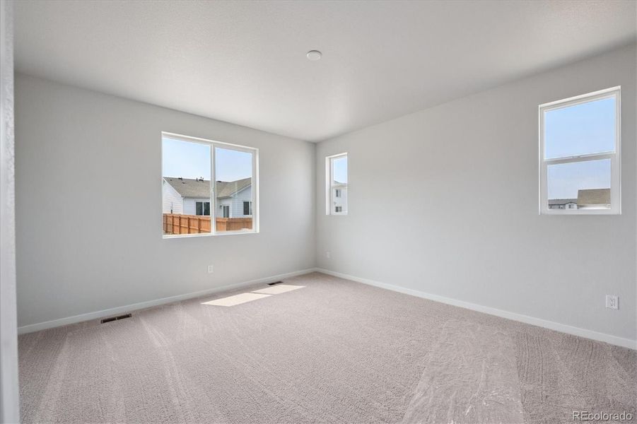 Spacious, unfurnished interior of a new home in Farmlore, Brighton (Image 12).