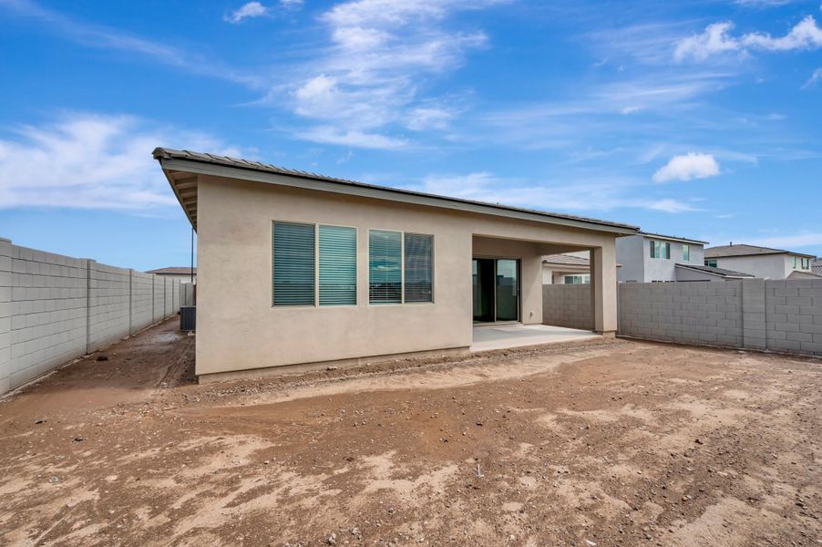 Exterior details and patio area of a home in Terraza, San Tan Valley (Image 3).