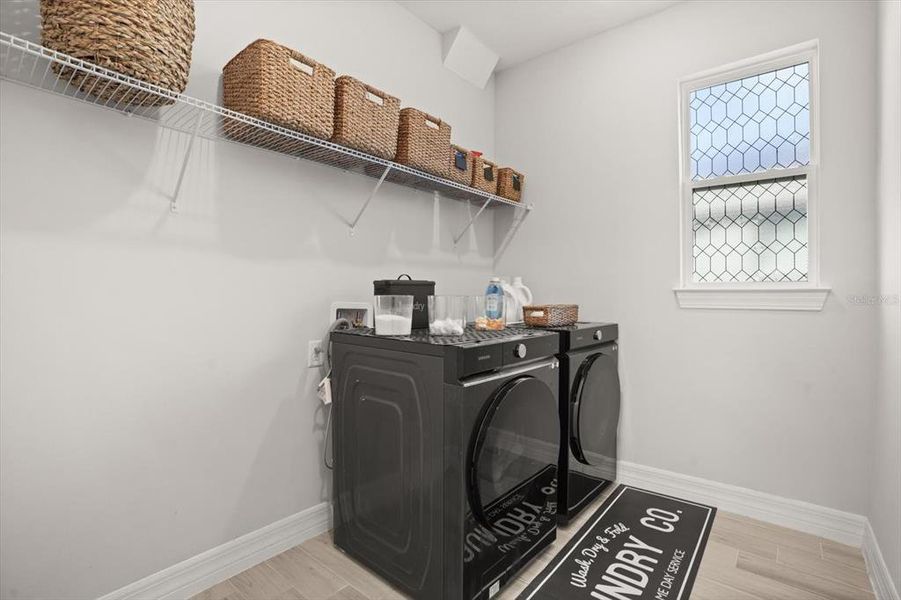 Furnished interior view inside a new home in , Orlando (Image 21).
