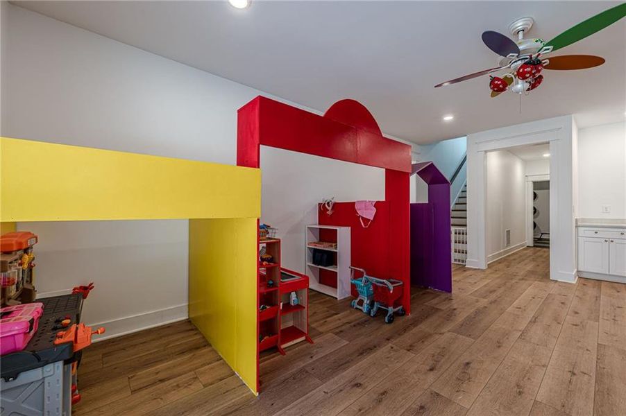 Furnished interior view inside a new home in , Waleska (Image 43).