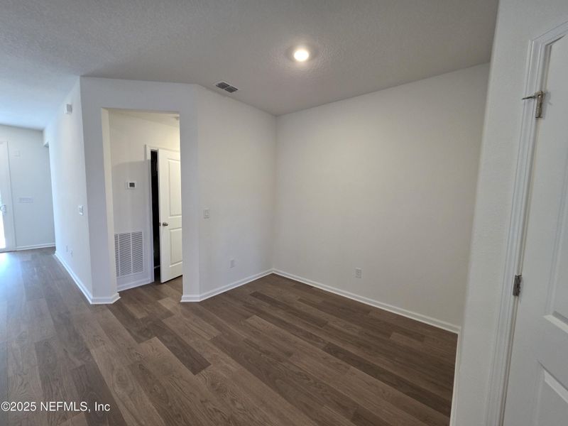 Spacious, unfurnished interior of a new home in Hyland Trail, Green Cove Springs (Image 52).