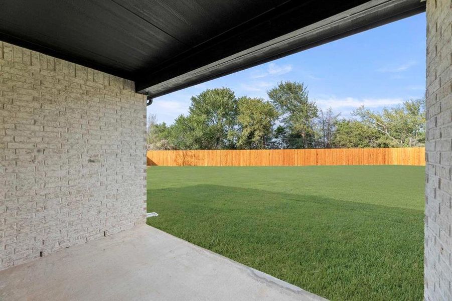 Exterior details and patio area of a home in Monticello Park, Princeton (Image 19).