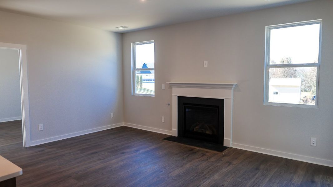 Representative unfurnished interior of a home built from the TISDALE by D.R. Horton in Harvest Point, Spring Hill (Image 41).