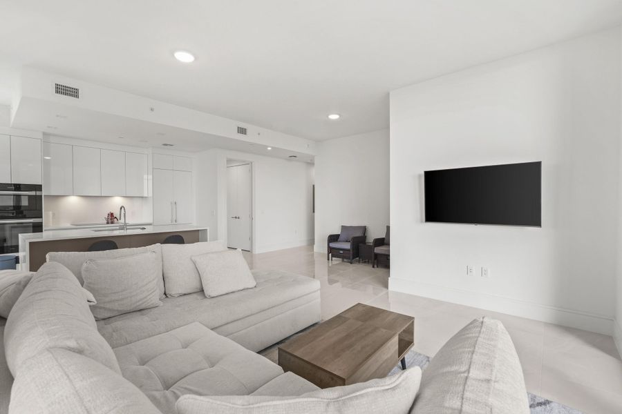 220 Lake Shore Drive - 41.jpg-FULL 220 Lake Shore Drive - 41.jpg-FULL