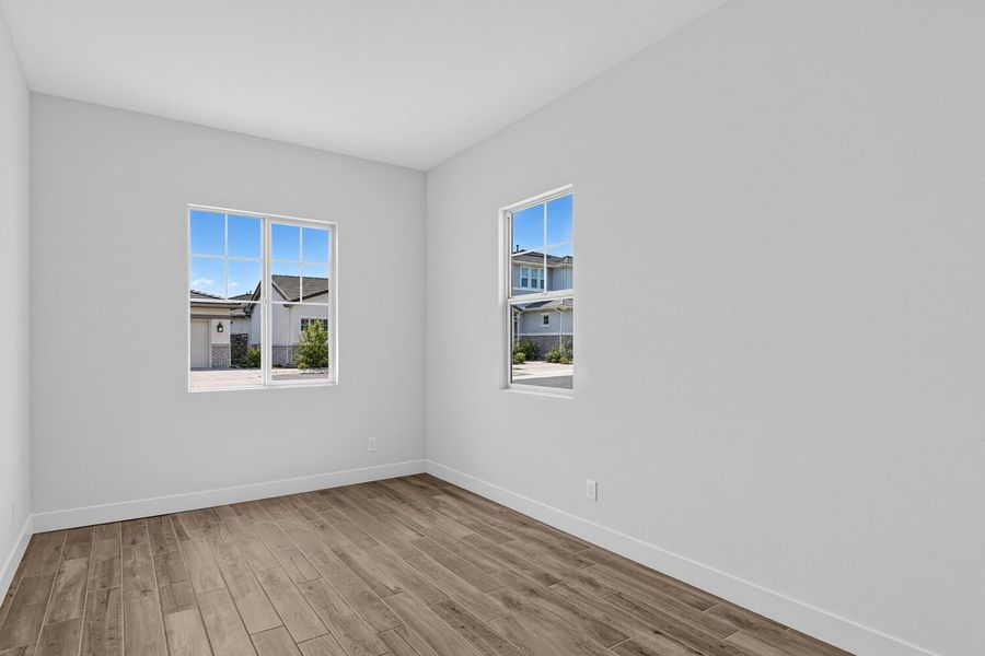 Spacious, unfurnished interior of a new home in Verdin, Phoenix (Image 27).