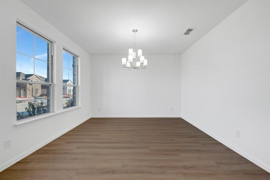 Spacious, unfurnished interior of a new home in Lily Creek at Sutton Fields, Aubrey (Image 36).