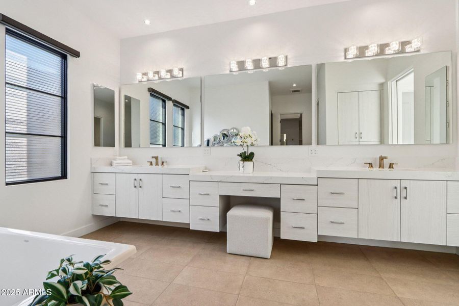 39-web-or-mls-N Cave Creek Rd 1037-S0412