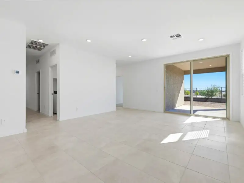 Spacious, unfurnished interior of a new home in Paloma Creek - Estate Series, Surprise (Image 13).