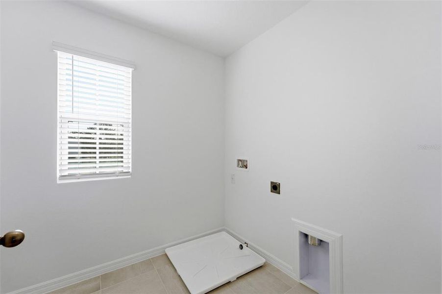 Spacious, unfurnished interior of a new home in , Deland (Image 21). Spacious, unfurnished interior of a new home in , Deland (Image 21).