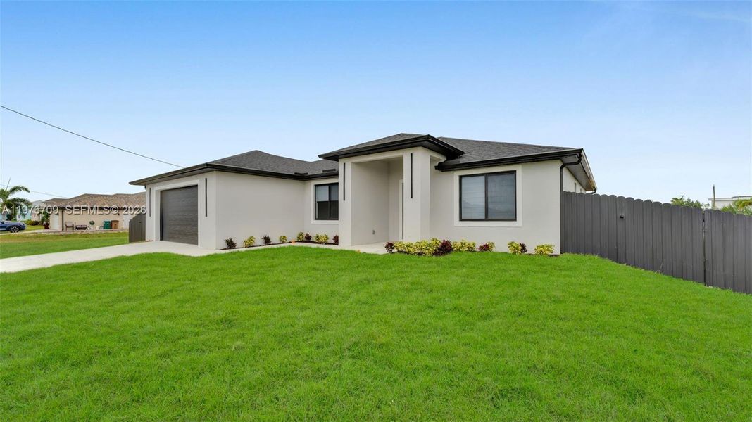 Exterior details and patio area of a home in , Cape Coral (Image 3).