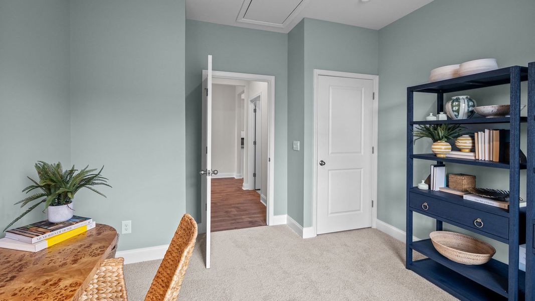 Furnished interior view inside a new home in Tyler - Home on the Lake, New Bern (Image 15).