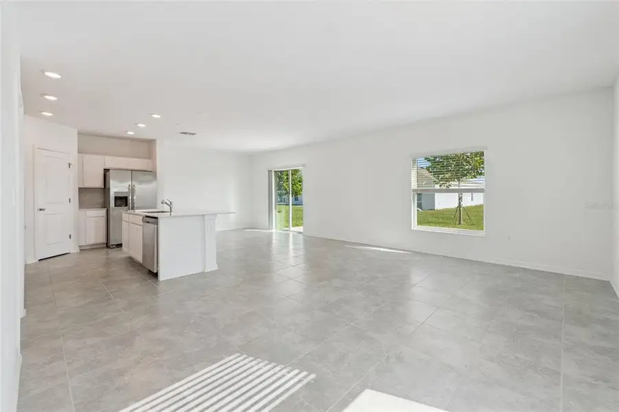 Spacious, unfurnished interior of a new home in Peace Creek Reserve: Legacy Collection, Winter Haven (Image 5). Spacious, unfurnished interior of a new home in Peace Creek Reserve: Legacy Collection, Winter Haven (Image 5).