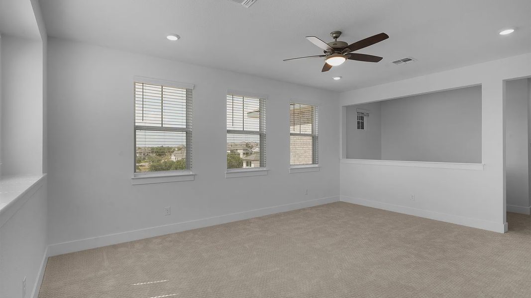 Spacious, unfurnished interior of a new home in Lariat, Liberty Hill (Image 16).