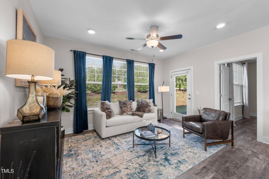 17-web-or-mls-_1075807 17-web-or-mls-_1075807