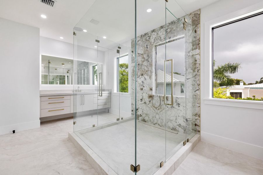 GUEST SUITE BATH