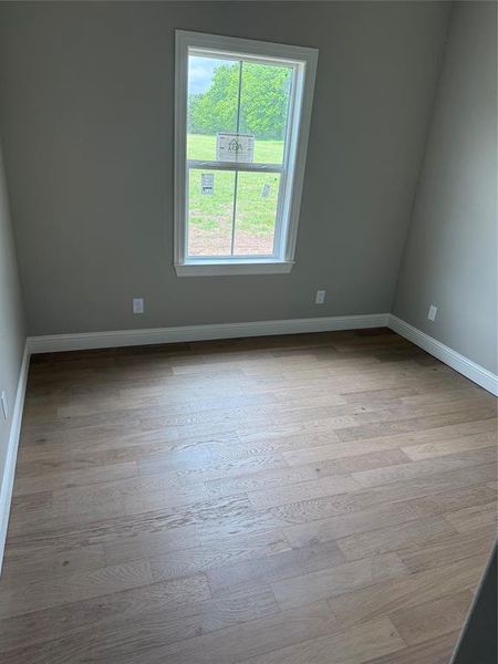 Spacious, unfurnished interior of a new home in , Gordonville (Image 9).