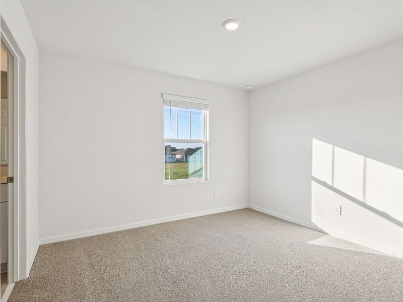 Spacious, unfurnished interior of a new home in The Reserve at Twin Lakes, St. Cloud (Image 12).