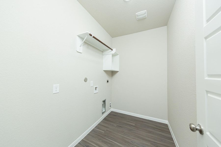 Spacious, unfurnished interior of a new home in River Ranch, Dayton (Image 18).