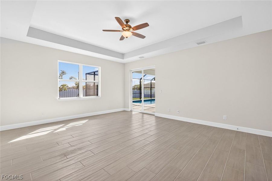 Spacious, unfurnished interior of a new home in Cape Coral, Cape Coral (Image 28).