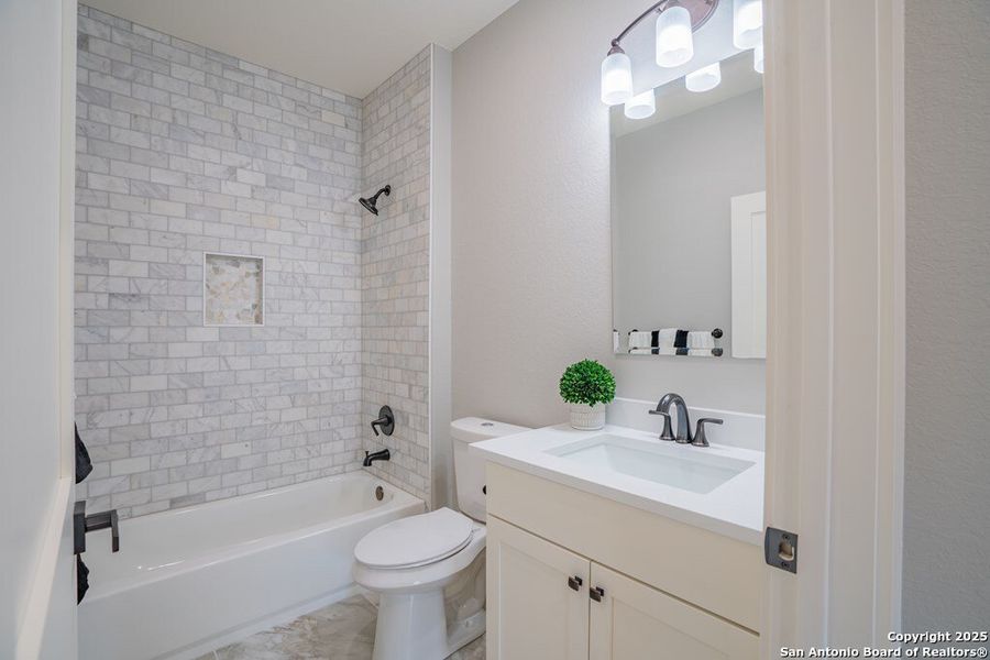 Furnished interior view inside a new home in , Kerrville (Image 10).