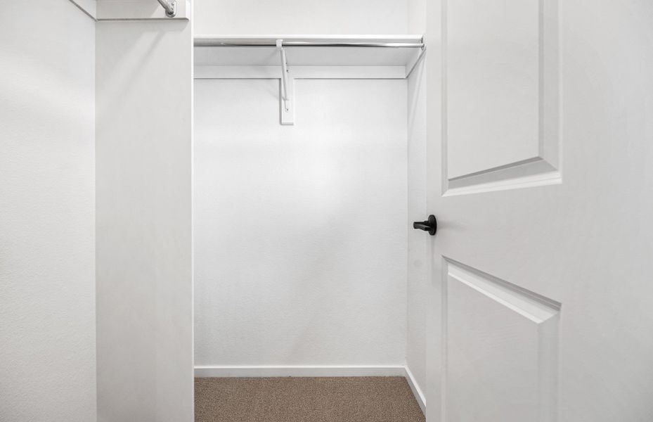 Spacious, unfurnished interior of a new home in Harvest Crossing, Aurora (Image 30).