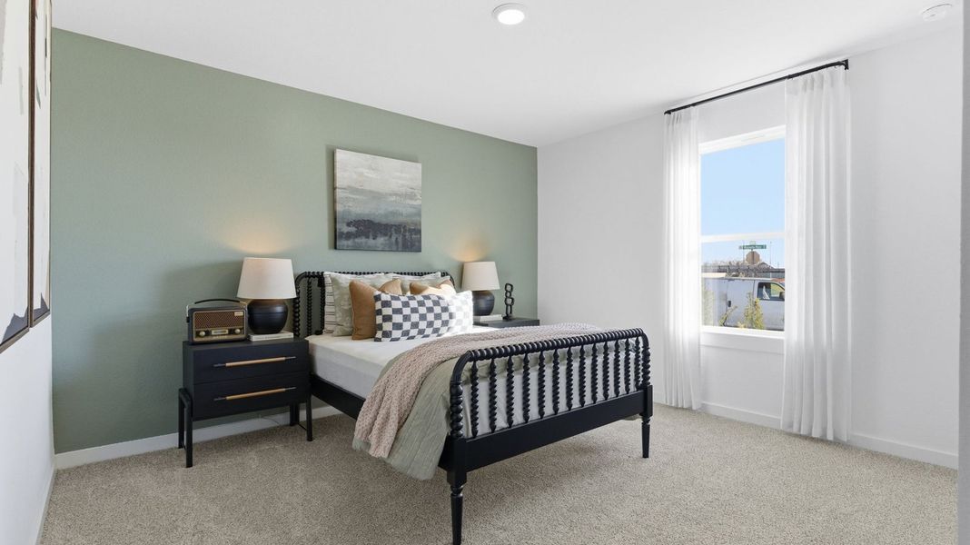 Furnished interior view inside a new home in Lago Mar, Texas City (Image 9).