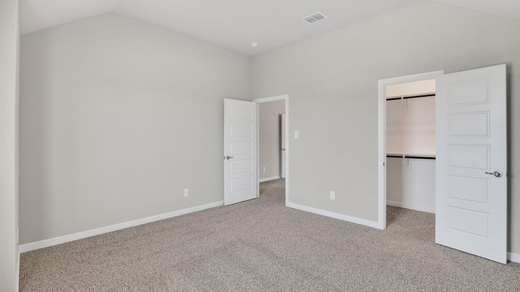 Representative unfurnished interior of a home built from the Wimberley by D.R. Horton in Lakeview Pointe, Midlothian (Image 47).
