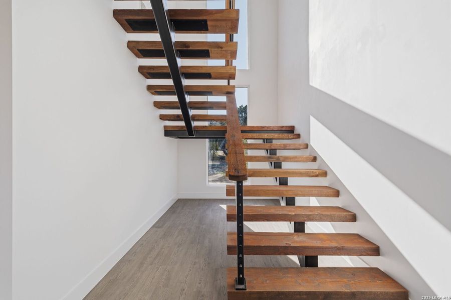 Spacious, unfurnished interior of a new home in , Fischer (Image 39).