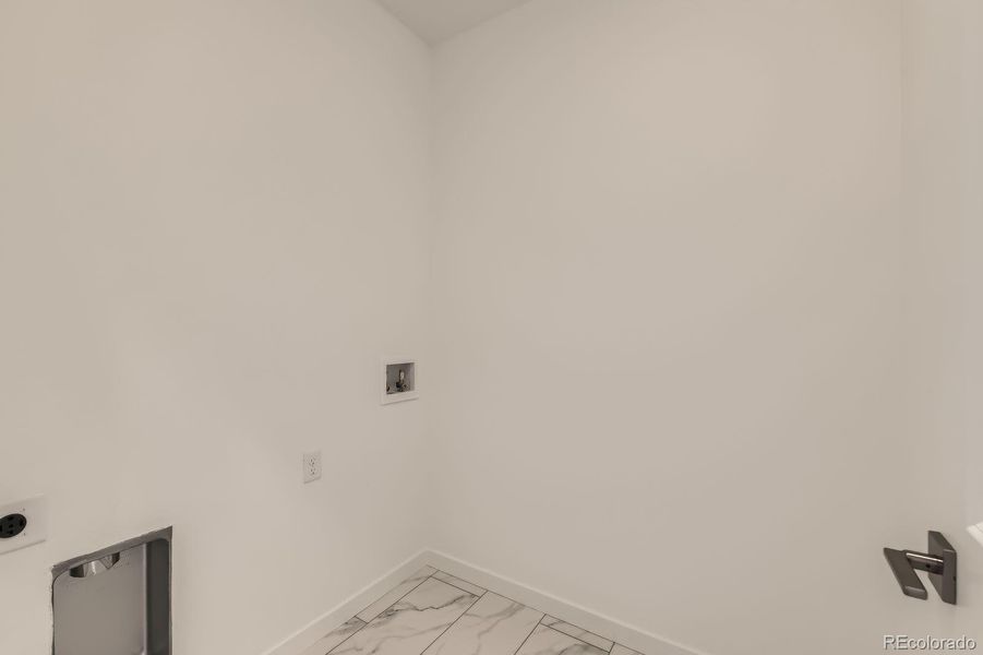 Spacious, unfurnished interior of a new home in , Broomfield (Image 18).