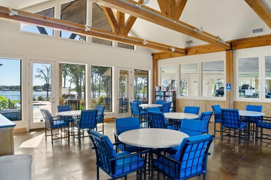 Community amenities in , Corsicana (Image 32).