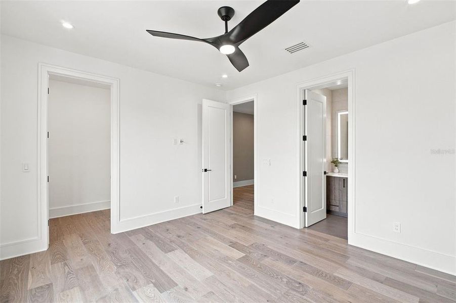Spacious, unfurnished interior of a new home in , St. Petersburg (Image 46). Spacious, unfurnished interior of a new home in , St. Petersburg (Image 46).