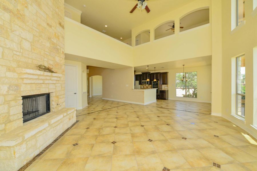 family_room_(3).jpg family_room_(3).jpg