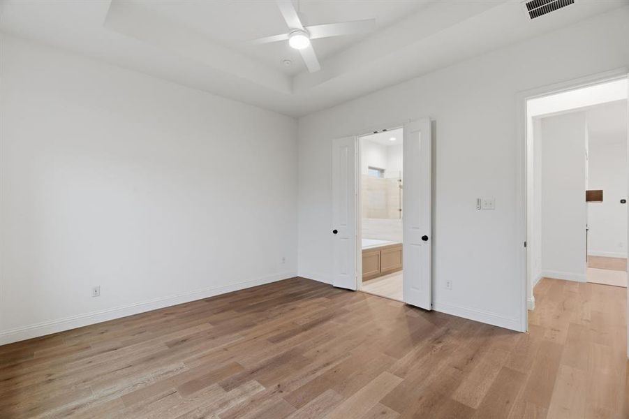 Spacious, unfurnished interior of a new home in , Aledo (Image 31).
