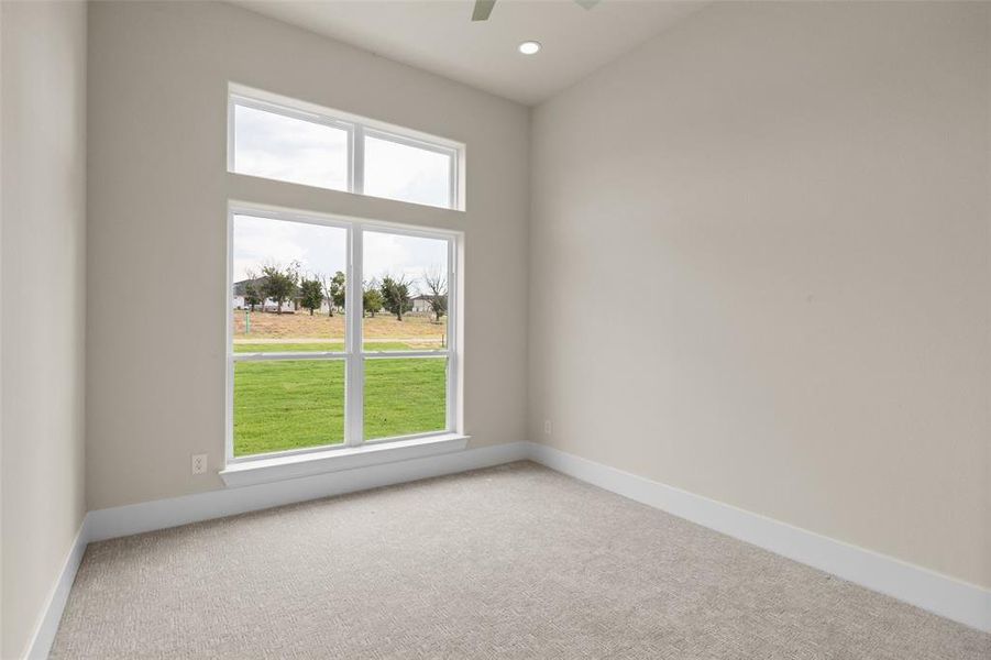 Spacious, unfurnished interior of a new home in Pecan Plantation, Granbury (Image 33).