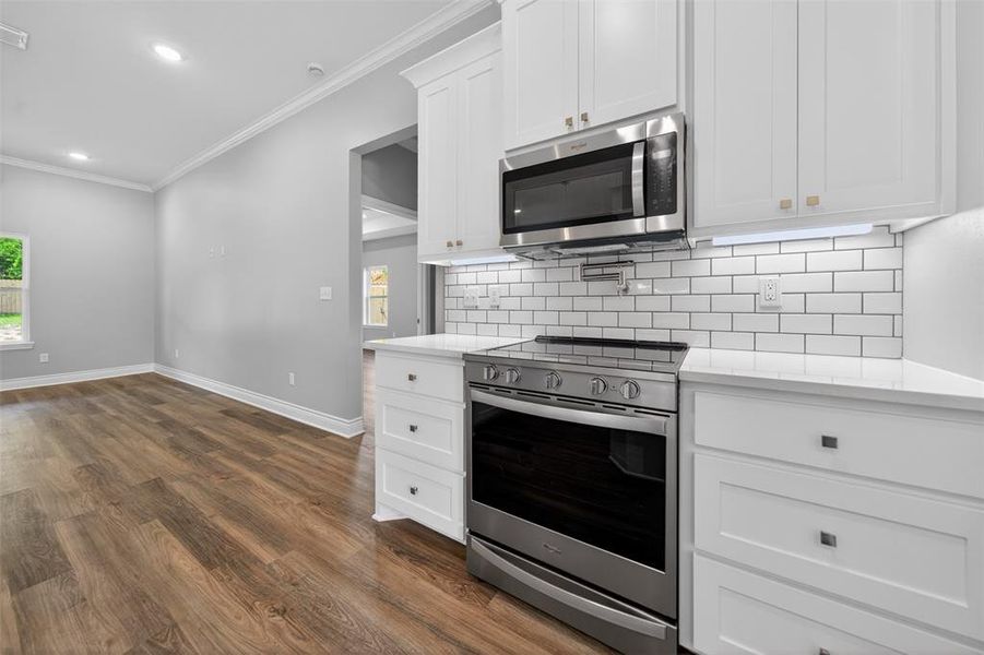 Furnished interior view inside a new home in , Troup (Image 11).