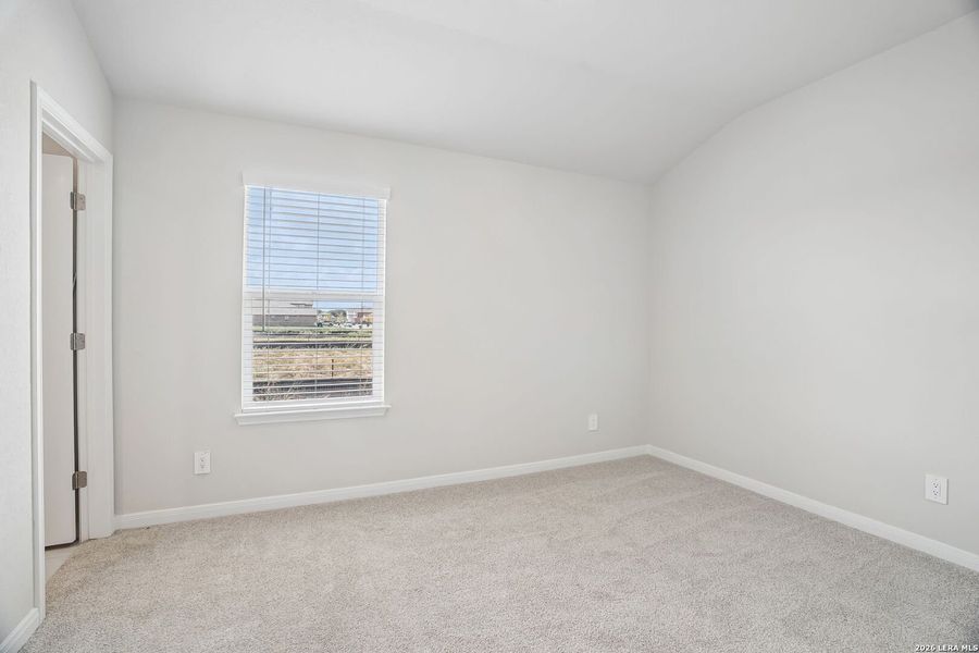 Spacious, unfurnished interior of a new home in Carmel Ranch, Schertz (Image 28).