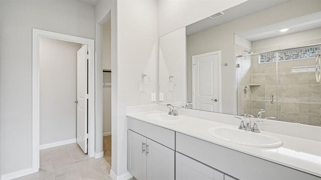 Photo is not of the actual home, but is an inspirational photo of builder’s model home and may depict options, furnishings, and/or decorator features that are not included. Photo is not of the actual home, but is an inspirational photo of builder’s model home and may depict options, furnishings, and/or decorator features that are not included.