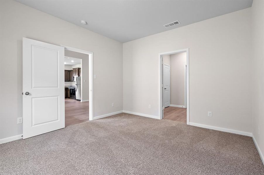 Spacious, unfurnished interior of a new home in College Park, Dallas (Image 16). Spacious, unfurnished interior of a new home in College Park, Dallas (Image 16).