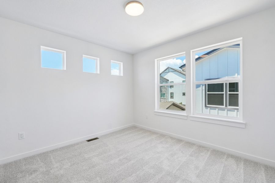 Spacious, unfurnished interior of a new home in The Vistas at West Mesa, Colorado Springs (Image 16).